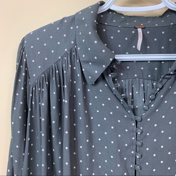 Free People Gray Polka Dot Hi Low Blouse Top - Picture 2 of 11